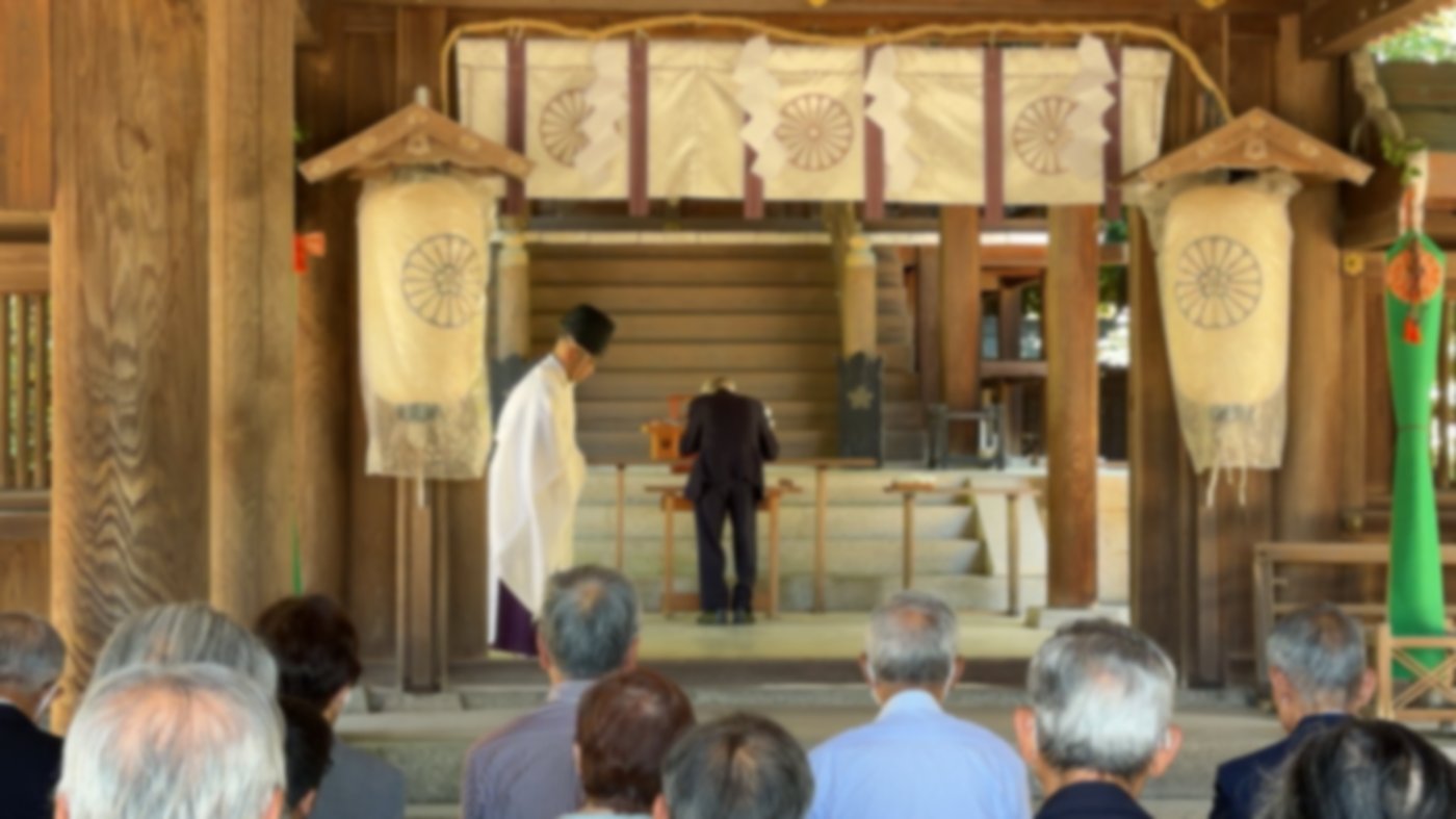 奈良県護国神社での参拝・式典に集う会員の皆さん